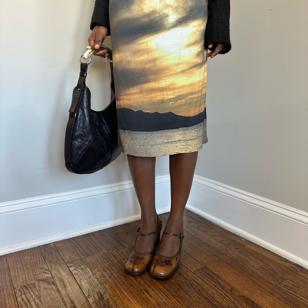 VINTAGE 1999 PRADA LEATHER FLORAL MARY JANE HEELS - Picture 6 of 11